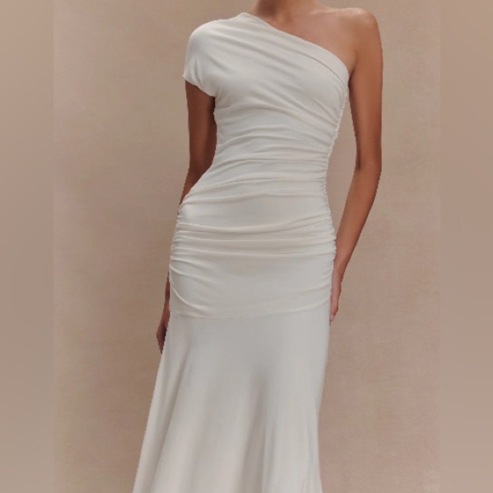 Meshki One-Shoulder White Ruched Midi Dress - Picture 4 of 7